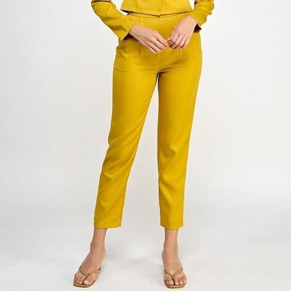 Single button crop blazer with tailored pants set‎ - Picture 4 of 5